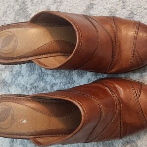 EUC Nurture by Lamaze Brown Leather Alessia Heeled Clogs, Sz 8